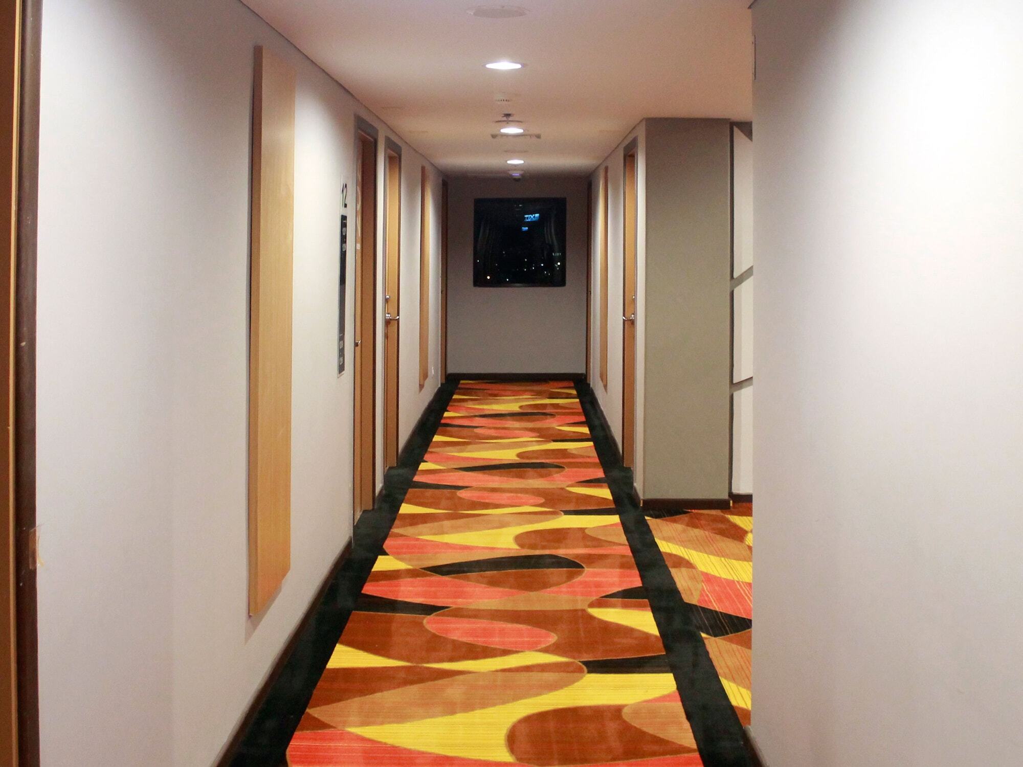 ไอบิส ปนตียานัก ซิตี้เซ็นเตอร์ Hotel ปอนเตียนัค ภายนอก รูปภาพ